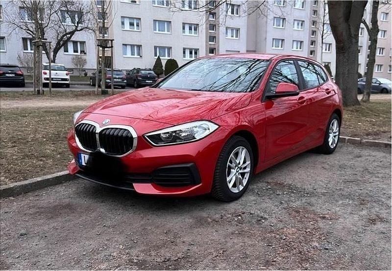 Rot Gebraucht 2020 BMW 118 Advantage Kleinwagen | 17.950 € (Fairer Preis) - Bild 1/4