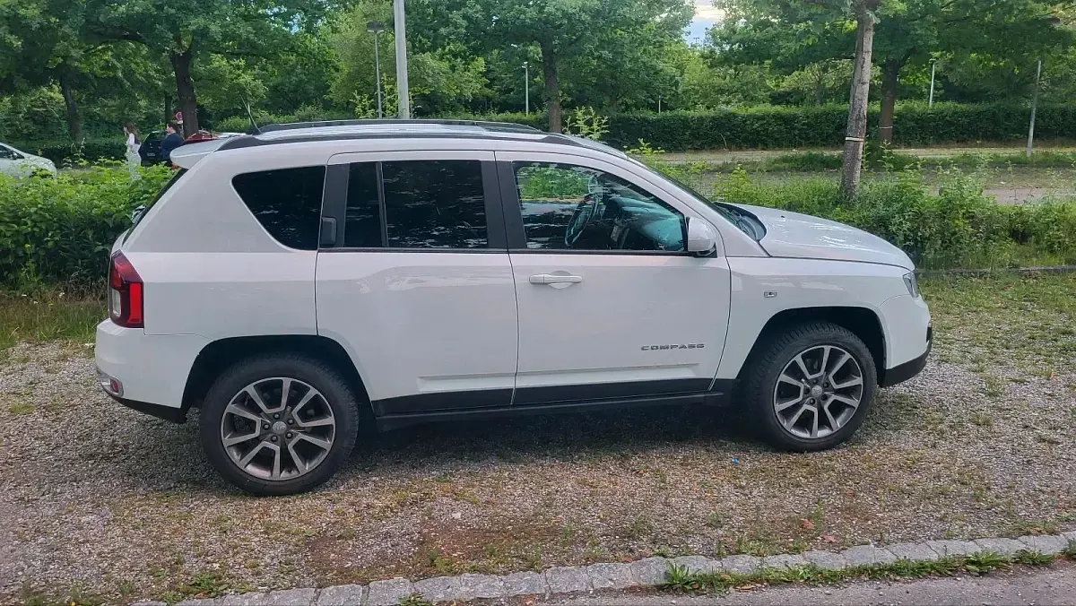 Gebraucht Jeep Compass 163 PS (119 kW) 2015 SUV