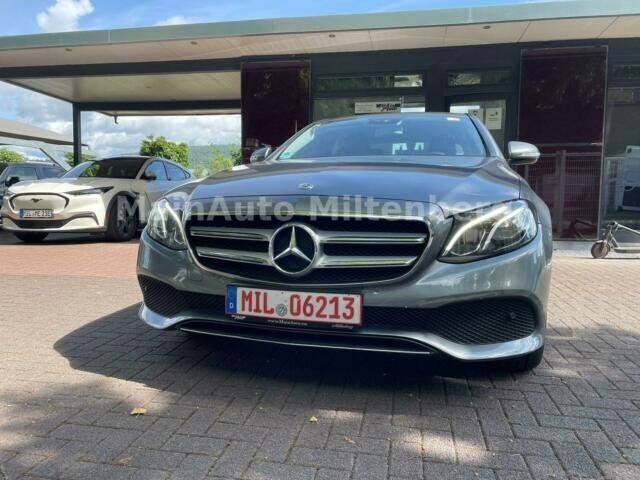 Gebraucht Mercedes E200 Avantgarde 150 PS (110 kW) 2017 Grau metallic Limousine