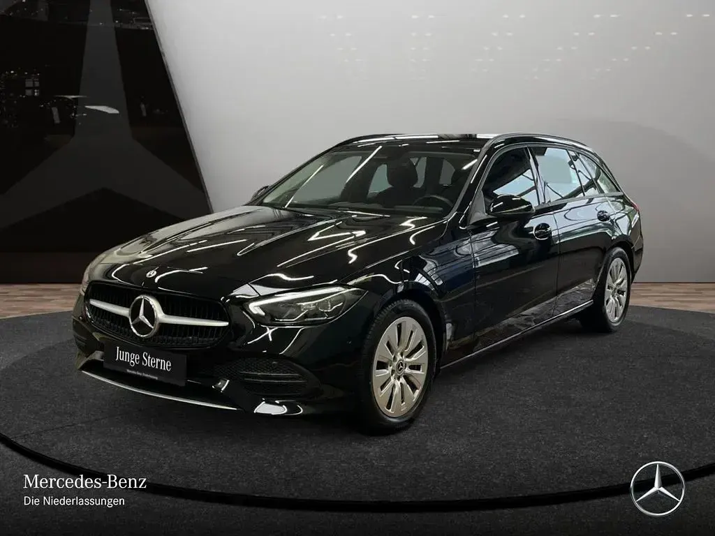 Gebraucht Mercedes C200 163 PS (119 kW) 2023 Schwarz Limousine