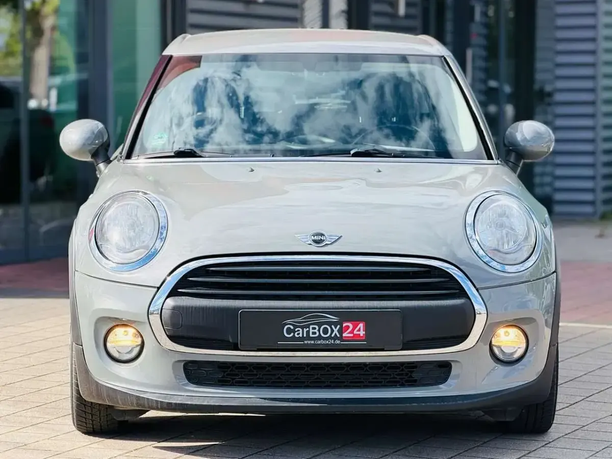 Gebraucht Mini ONE 102 PS (75 kW) 2015 Moonwalk grey (metallic) Kleinwagen