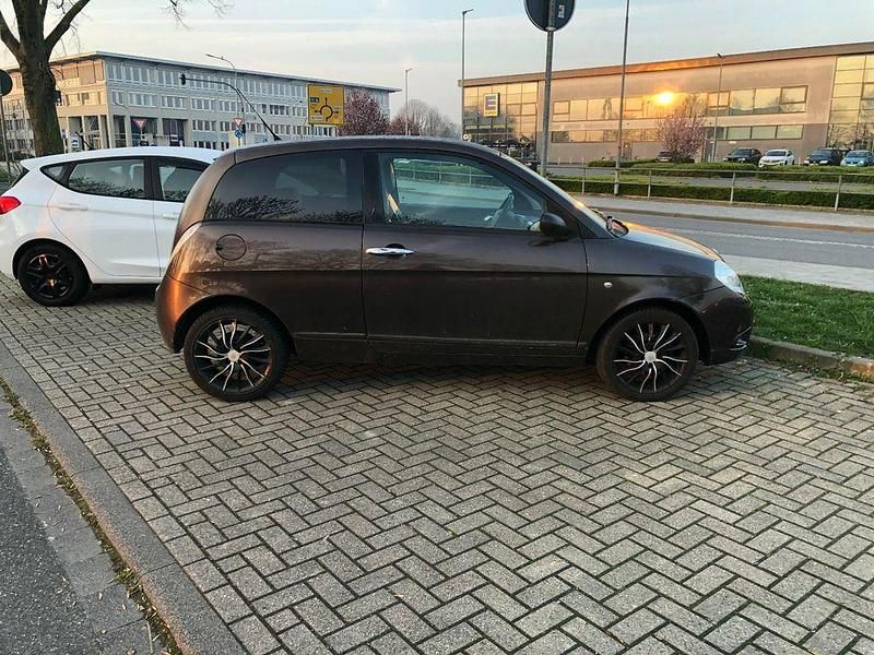 Gebraucht Lancia Ypsilon 95 PS (69 kW) 2009 Braun Kleinwagen