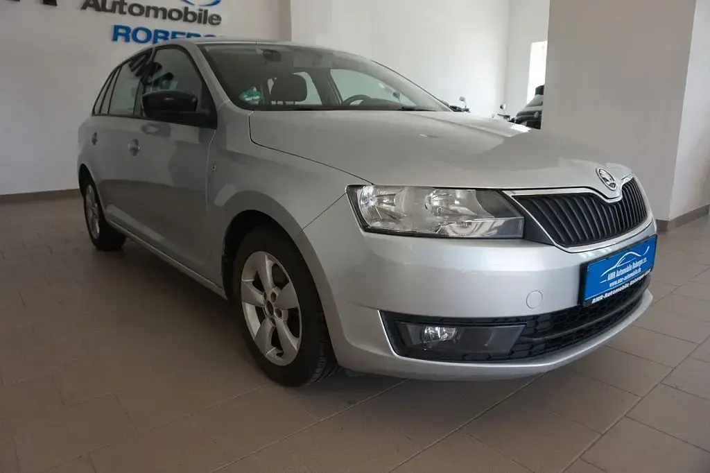 Gebraucht Skoda Rapid Ambition 90 PS (66 kW) 2015 Silber Kleinwagen