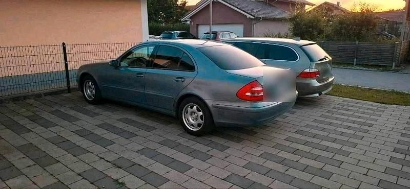 Gebraucht Mercedes E200 122 PS (89 kW) 2005 Grau Limousine
