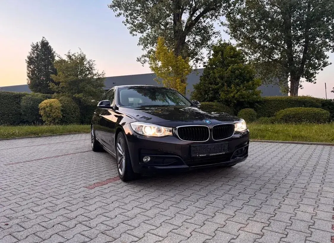 Gebraucht BMW 320 184 PS (135 kW) 2013 Braun Limousine