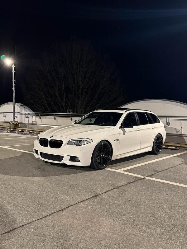 Gebraucht BMW 520 M Sport 184 PS (135 kW) 2011 Weiß Kombi