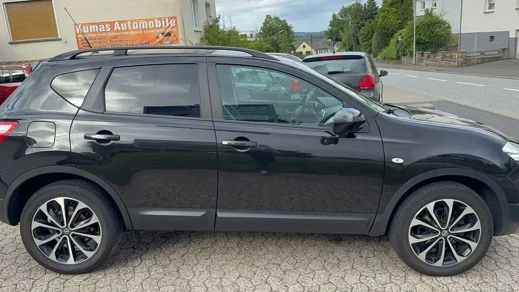 Gebraucht Nissan Qashqai 360º 131 PS (96 kW) 2013 Schwarz SUV