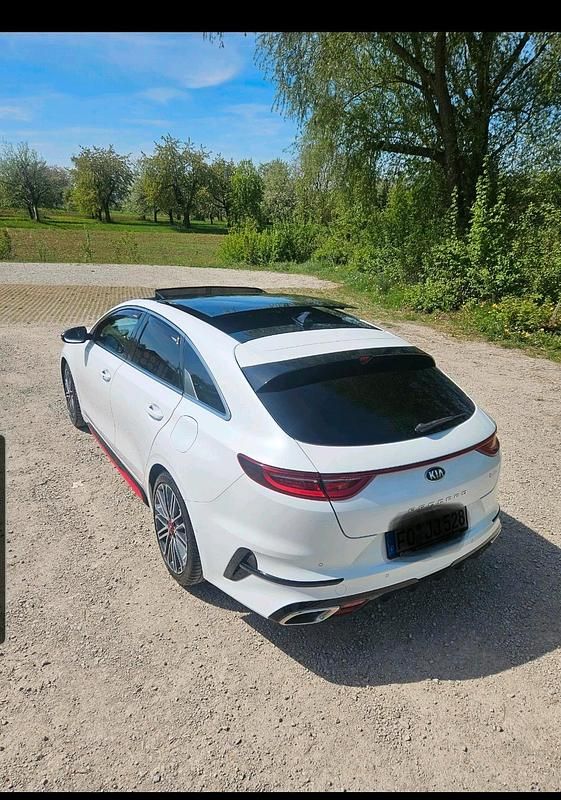 Gebraucht Kia ProCeed GT 204 PS (150 kW) 2021 Weiß Kleinwagen