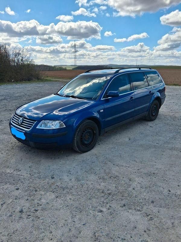 Gebraucht VW Passat 116 PS (85 kW) 2001 Blau Kombi