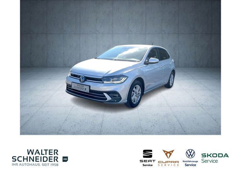 Reflexsilber metallic Gebraucht 2024 VW Polo Style Limousine | 22.950 € (Fairer Preis) - Bild 1/4