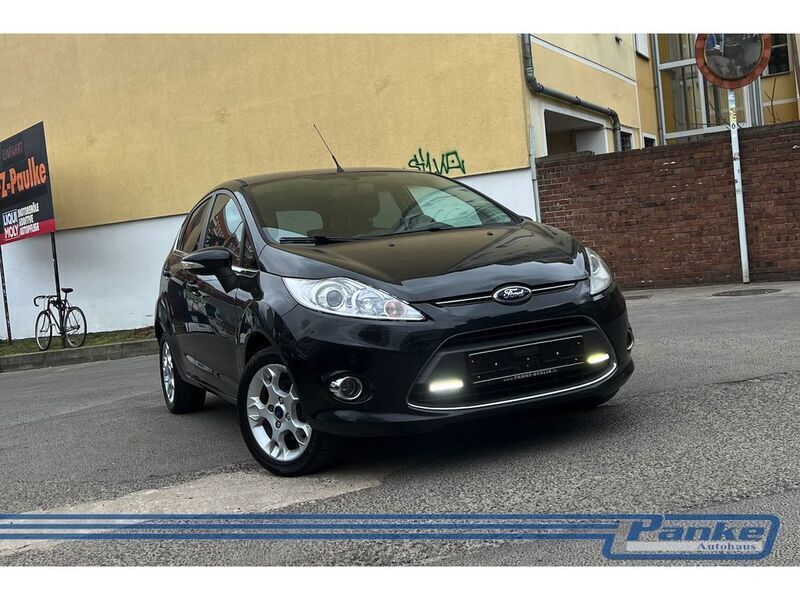 Gebraucht Ford Fiesta Titanium 92 PS (67 kW) 2012 Schwarz Kleinwagen