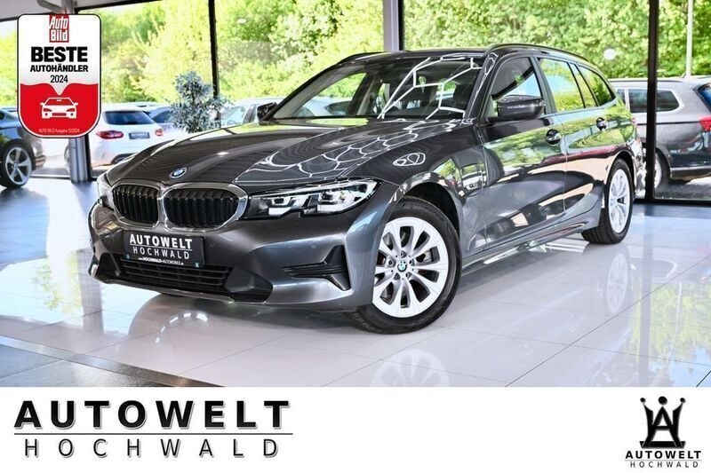 Grau Gebraucht 2021 BMW 320e Sport Line Limousine | 25.770 € (Guter Preis) - Bild 1/4