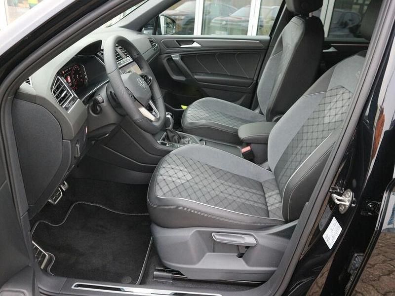 Gebraucht VW Tiguan Allspace R-line 193 PS (141 kW) 2025 Deep black perleffekt SUV