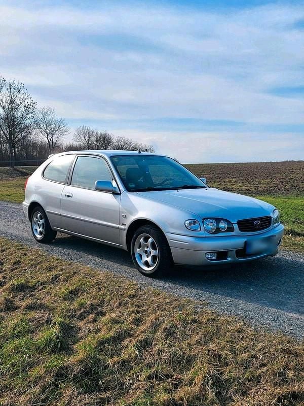 Gebraucht Toyota Corolla 97 PS (71 kW) 2005 Silber Kleinwagen