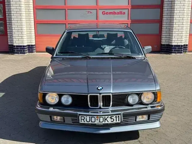 Używany BMW 732 420 KM (308 kW) 1983 Szary Sedan/Limuzyna