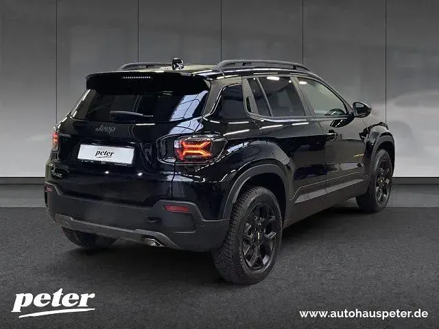 Neu Jeep Avenger North 145 PS (106 kW) 2026 Volcano black SUV