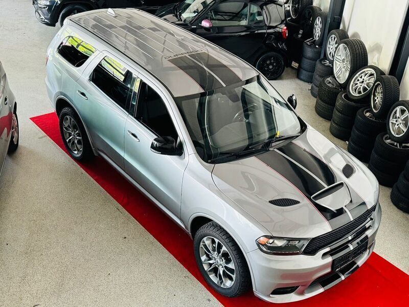 Grau (graumetallic) Gebraucht 2019 Dodge Durango SUV | 29.990 € (Fairer Preis) - Bild 1/4