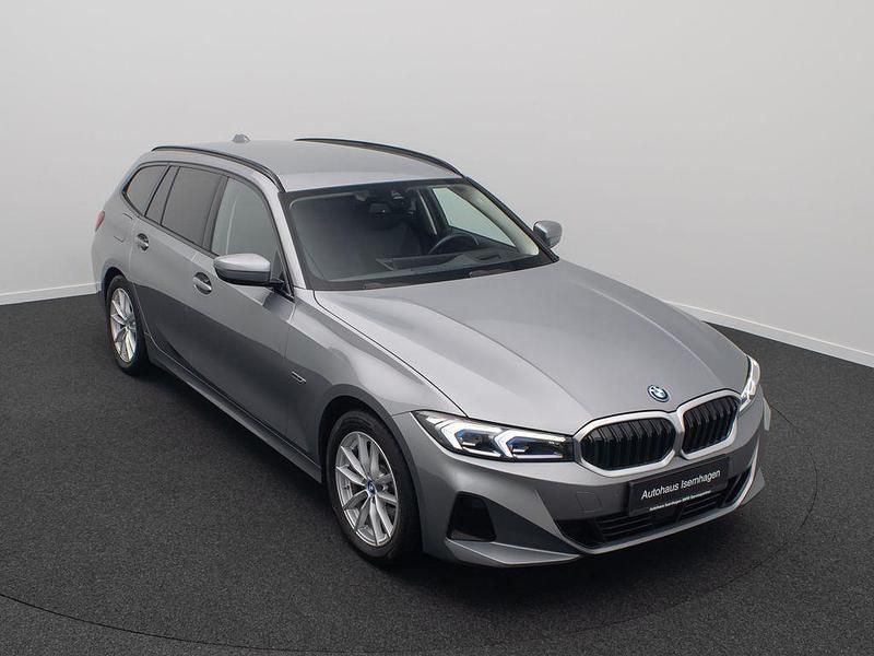 Gebraucht BMW 330e Sport Line 292 PS (214 kW) 2022 Grau Limousine