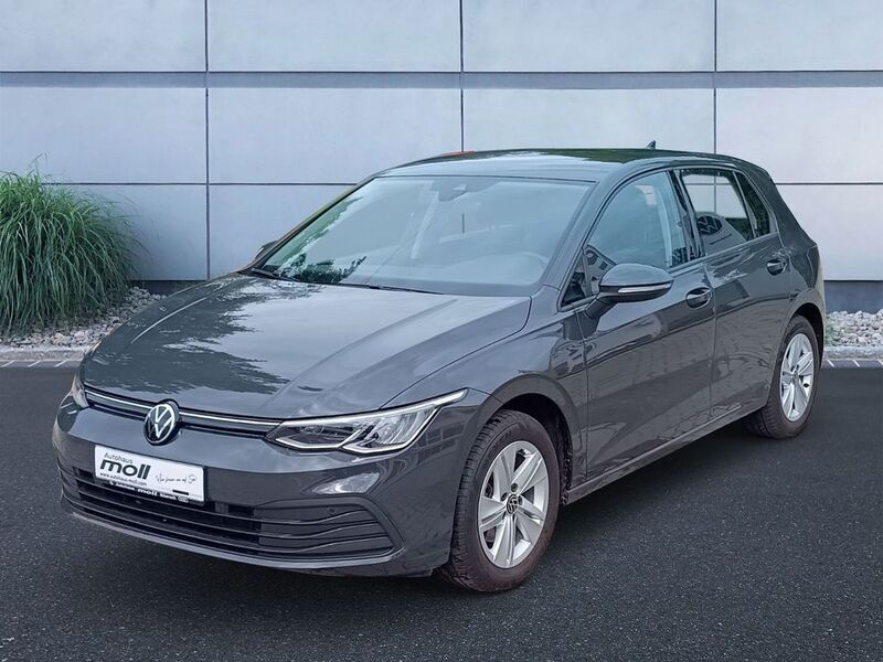 Uranograu Gebraucht 2022 VW Golf VIII Life Limousine | 21.490 € (Fairer Preis) - Bild 1/4