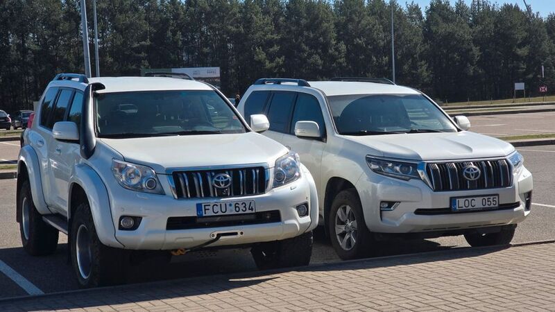 Weiß Gebraucht 2010 Toyota Land Cruiser Executive SUV | 39.500 € - Bild 1/4