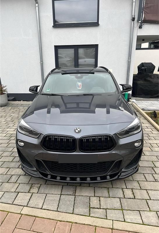 Grau Gebraucht 2018 BMW X2 Shadowline SUV | 22.300 € (Fairer Preis) - Bild 1/4