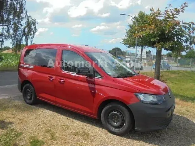 Gebraucht VW Caddy 102 PS (75 kW) 2021 Rot Van / Kleinbus