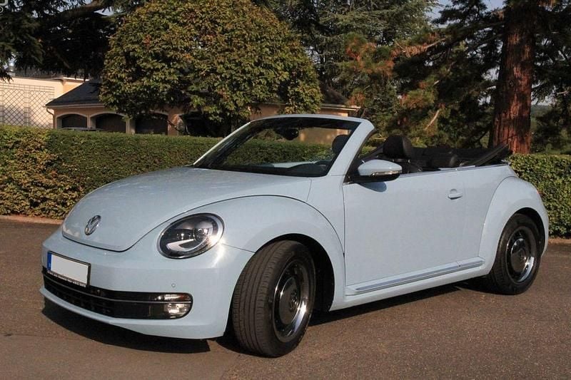 Gebraucht VW Beetle Cabriolet Design 160 PS (117 kW) 2014 Blau Cabrio