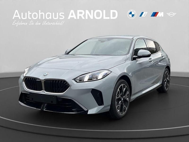 M brooklyn grau metallic Neu 2025 BMW 118 M Sport Kleinwagen | 34.600 € (Guter Preis) - Bild 1/4