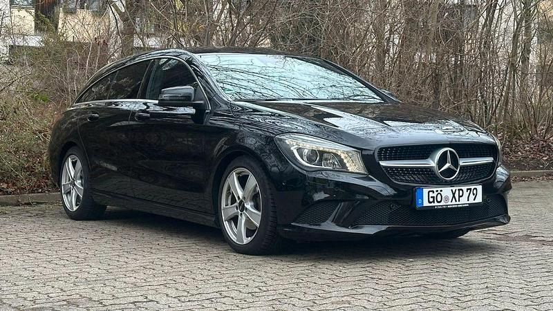 Gebraucht Mercedes CLA220 177 PS (130 kW) 2015 Schwarz Limousine