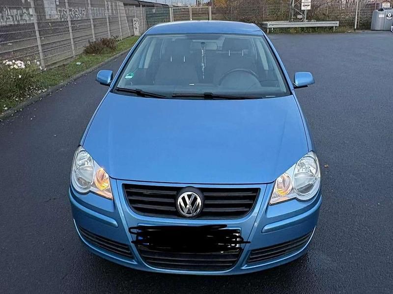 Blau Gebraucht 2005 VW Polo Comfortline Limousine | 2.150 € (Etwas zu teuer) - Bild 1/4