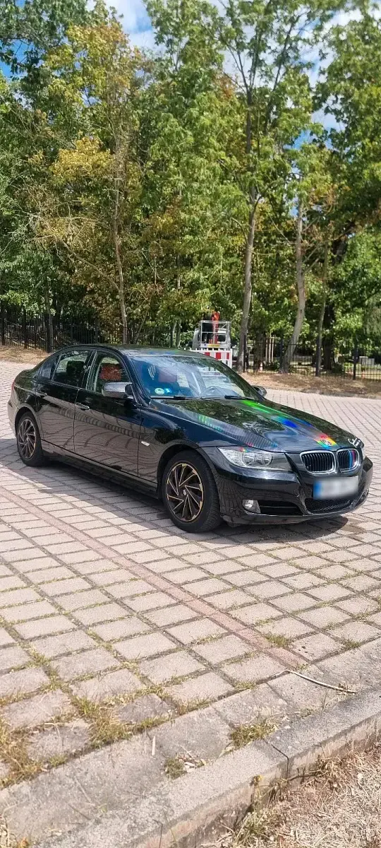 Gebraucht BMW 318 143 PS (105 kW) 2009 Schwarz Limousine