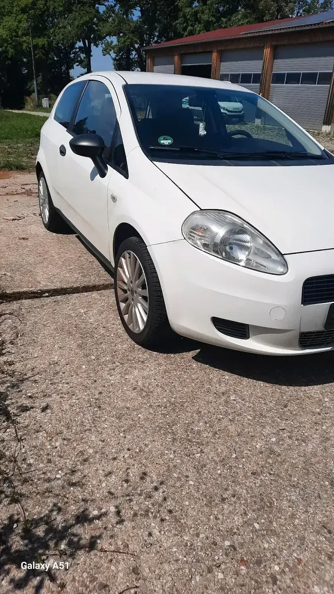 Gebraucht Fiat Grande Punto 70 PS (51 kW) 2009 Weiß Kleinwagen