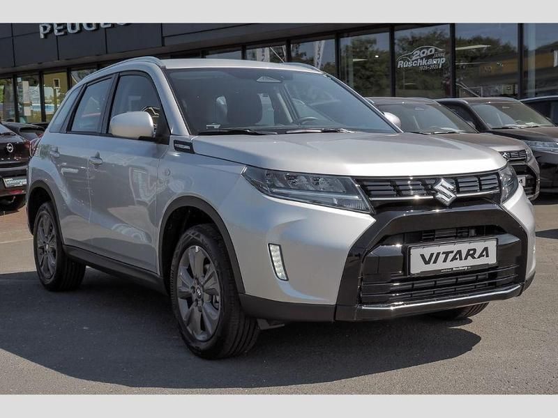 Neu Suzuki Vitara Club 129 PS (94 kW) 2026 Silber SUV