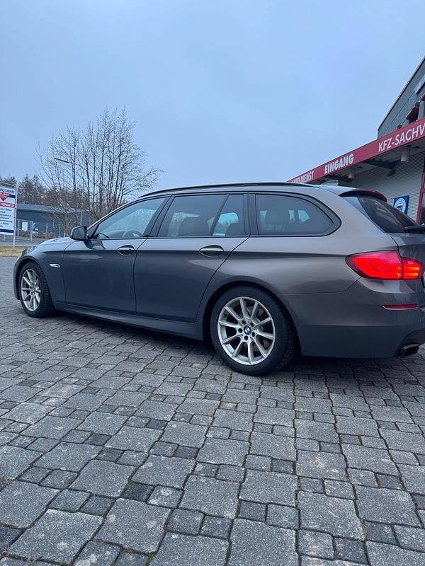 Gebraucht BMW 550 381 PS (280 kW) 2012 Kombi