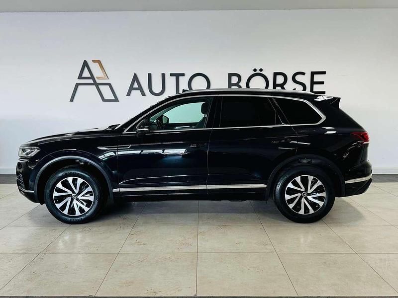 Gebraucht VW Touareg Elegance 286 PS (210 kW) 2020 Deep black perleffekt SUV