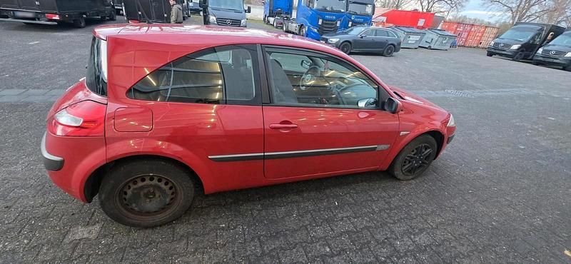 Gebraucht Renault Mégane II 131 PS (96 kW) 2006 Rot Kleinwagen