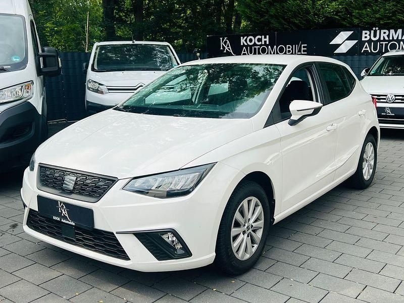 Weiß Gebraucht 2021 Seat Ibiza Reference Limousine | 12.449 € (Guter Preis) - Bild 1/4