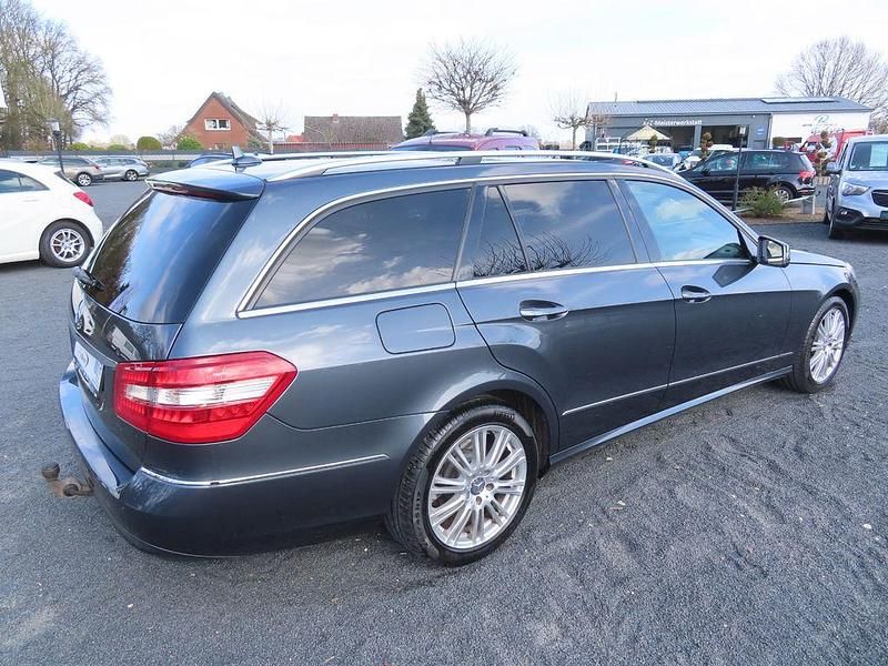 Gebraucht Mercedes E250 204 PS (150 kW) 2012 Grau SUV