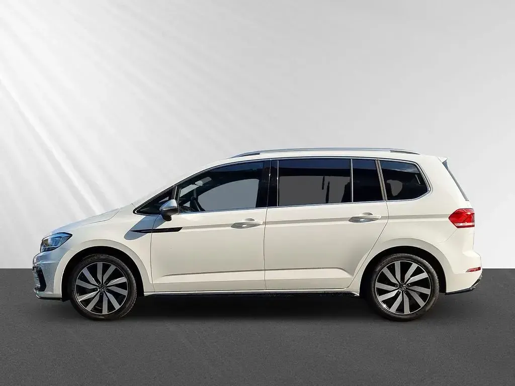 Gebraucht VW Touran Highline 150 PS (110 kW) 2024 Pure white Van / Kleinbus