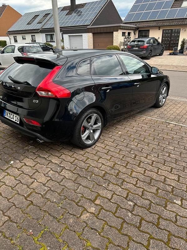 Gebraucht Volvo V40 150 PS (110 kW) 2015 Schwarz Limousine