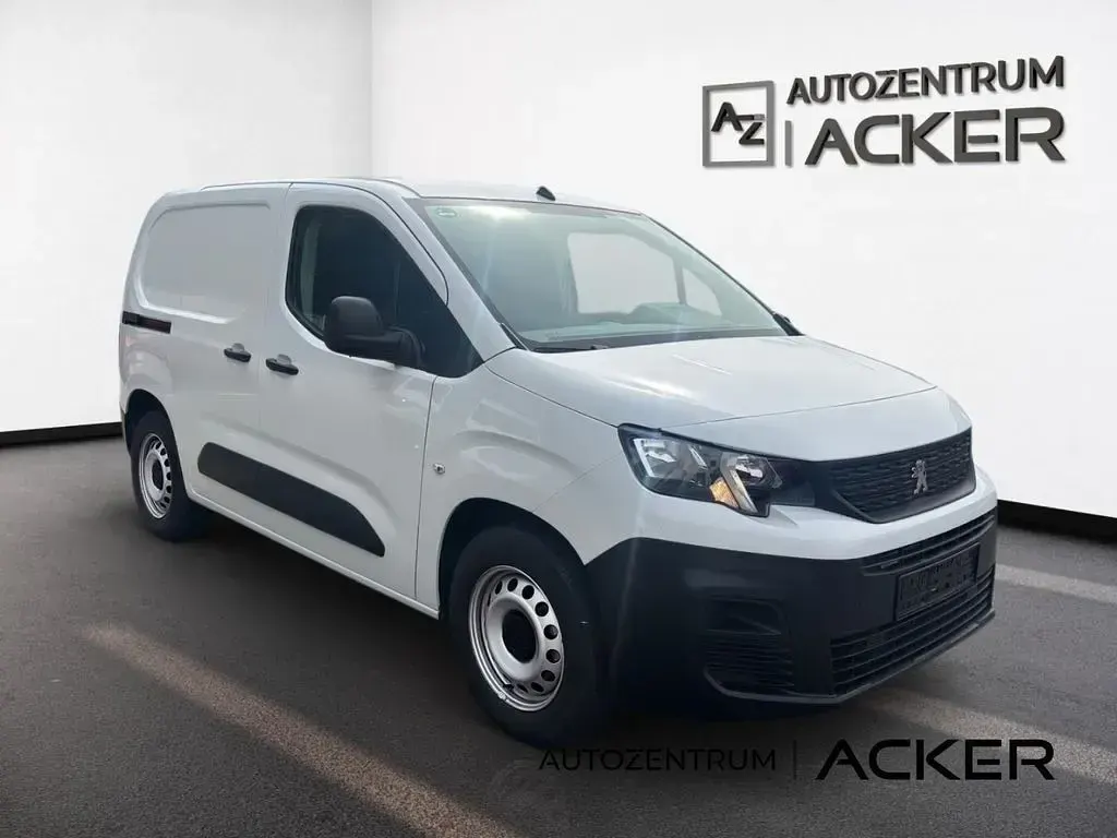 Gebraucht Peugeot E-Partner Premium 100 kW (136 PS) 2023 Weiß Van / Kleinbus