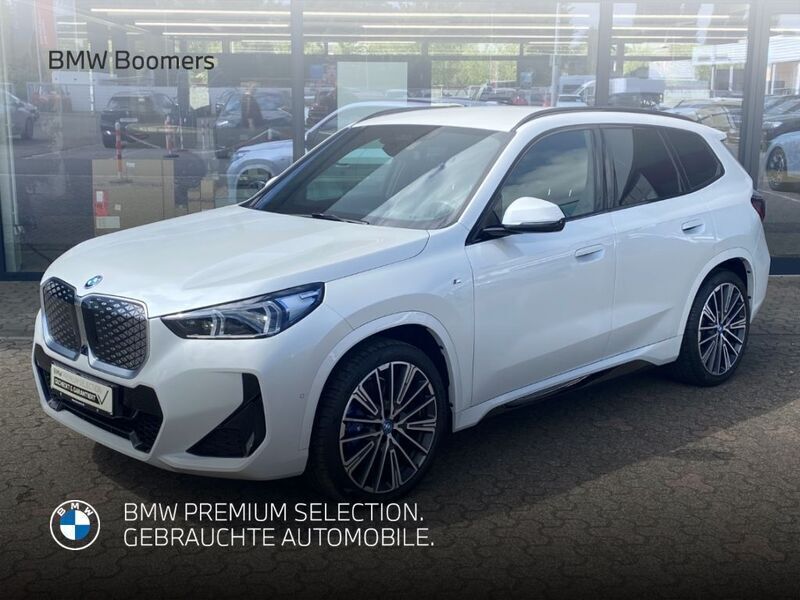 Weiss Gebraucht 2024 BMW iX1 M Sport SUV | 46.440 € (Fairer Preis) - Bild 1/3