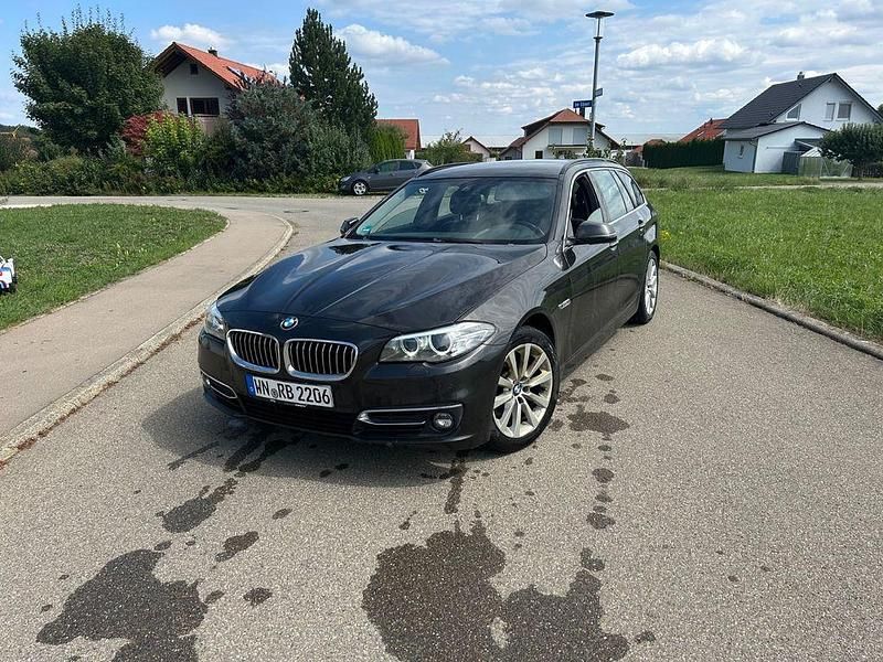 Gebraucht 2016 BMW 520 Luxury Line Kombi | 17.999 € (Etwas zu teuer) - Bild 1/4