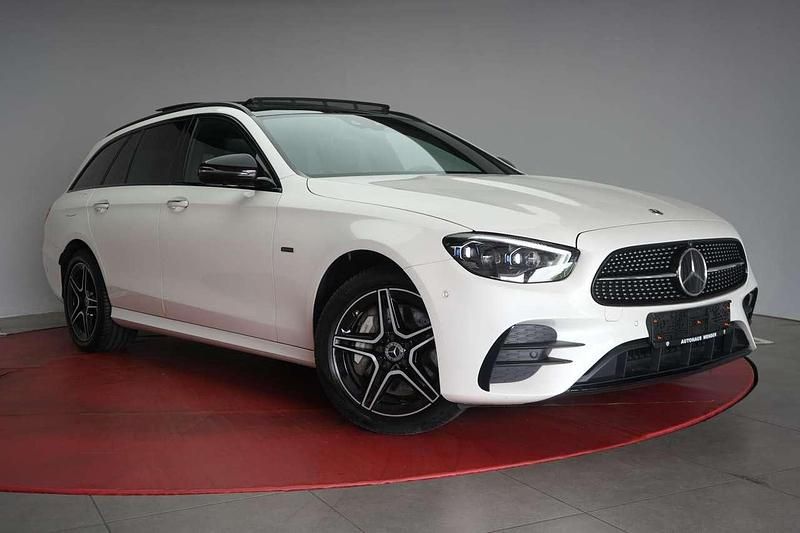 Diamond white Gebraucht 2021 Mercedes E300 AMG line Kombi | 38.490 € (Fairer Preis) - Bild 1/4