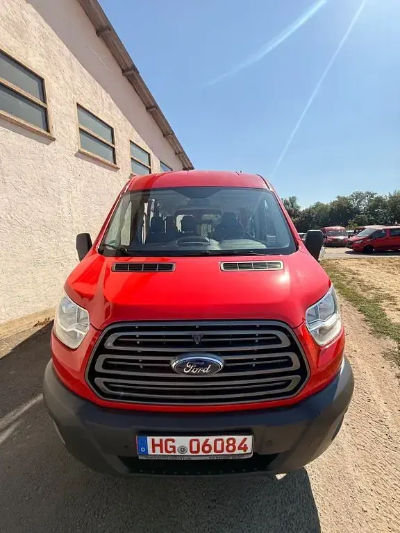 Gebraucht Ford Transit Trend 105 PS (77 kW) 2017 Rot Van