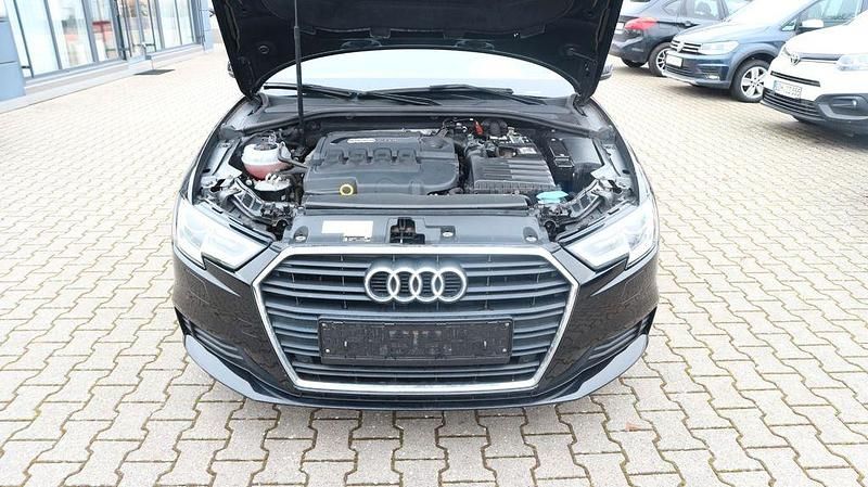 Używany Audi A3 Performance 116 KM (85 kW) 2018 Czarny Sedan/Limuzyna