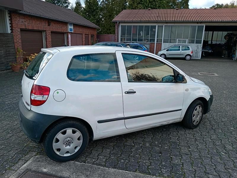 Weiß Gebraucht 2009 VW Fox Kleinwagen | 1.150 € (Guter Preis) - Bild 1/4