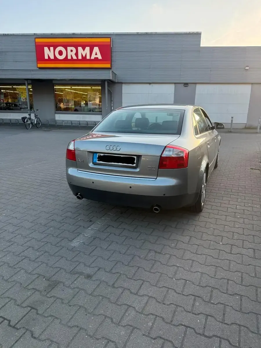 Gebraucht Audi A4 220 PS (161 kW) 2002 Grau Limousine