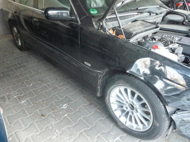 Gebraucht BMW 520 170 PS (125 kW) 2001 Schwarz metallic Kombi