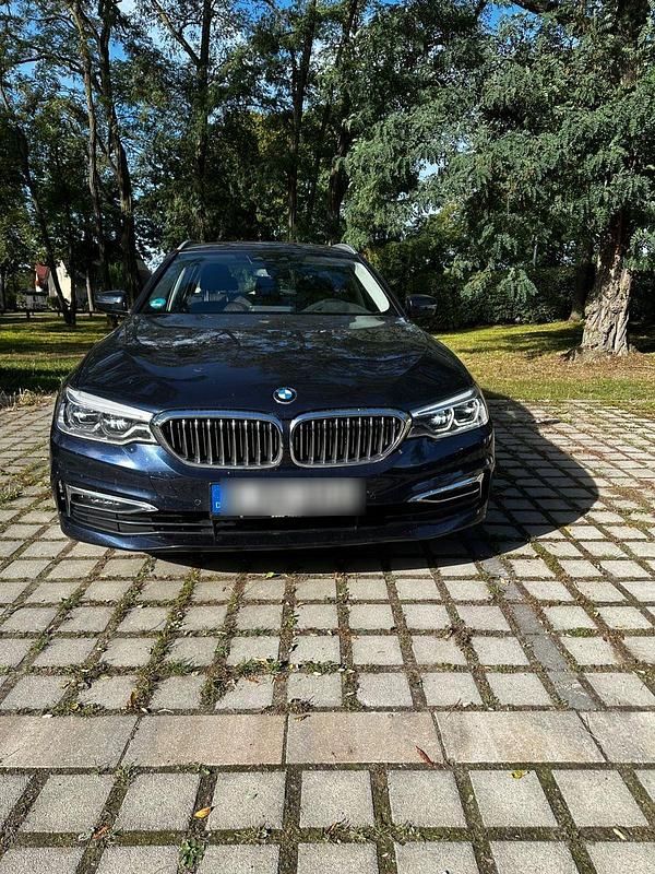 Blau Gebraucht 2019 BMW 530 Kombi | 22.600 € (Fairer Preis) - Bild 1/4